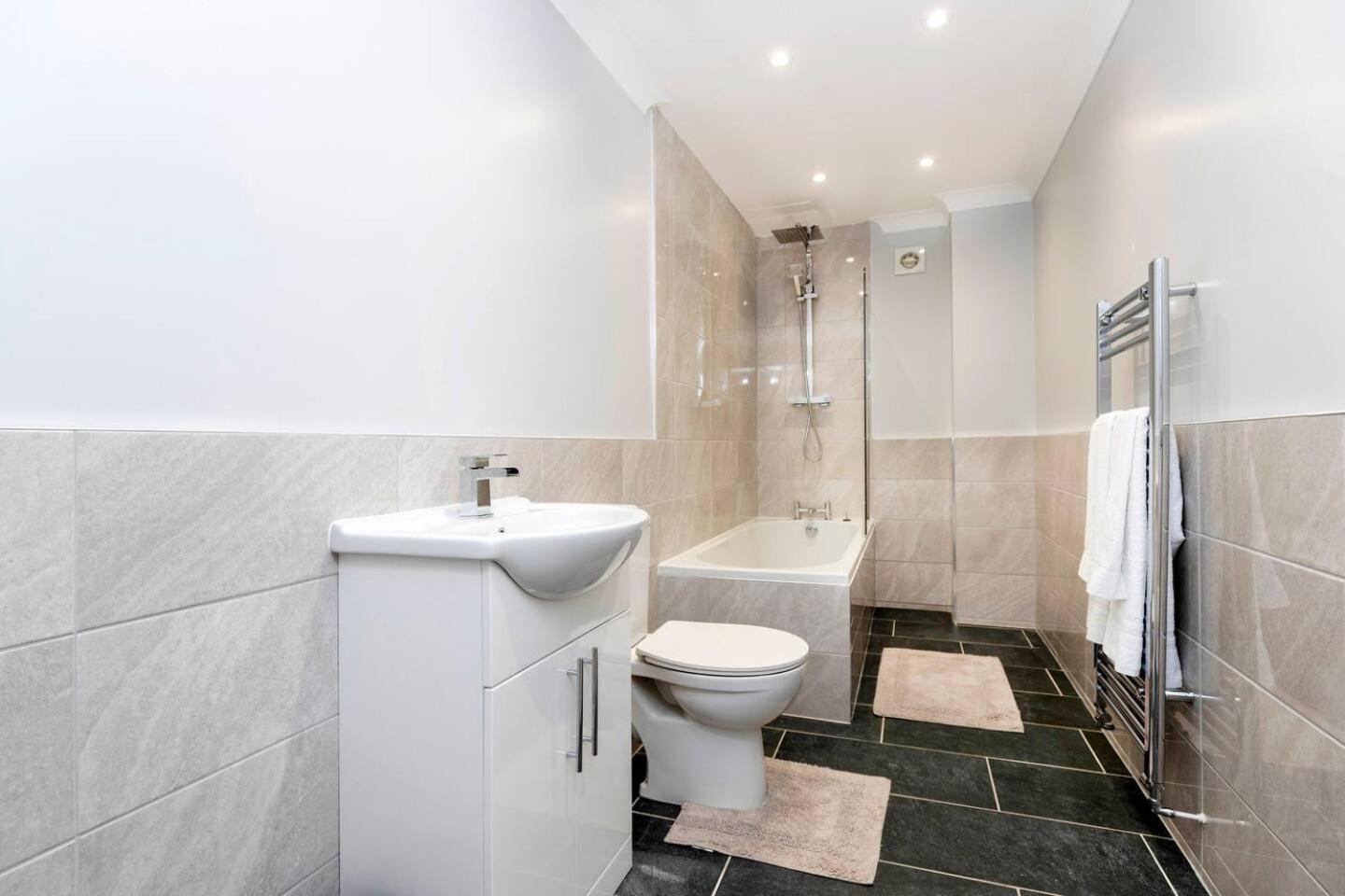 Modern 2 Bedroom Perfect For Family Friends And Workers South Shields Dış mekan fotoğraf